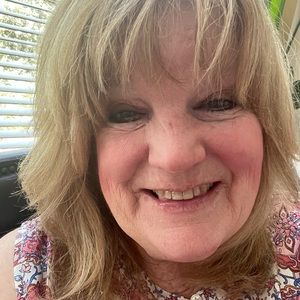 Meet your Posher, Robyn